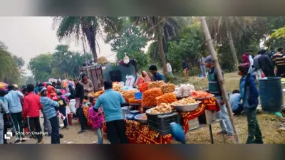 मकर संक्रांति पर लोगों ने लगायी आस्था की डुबकी, मंदिरों में की पूजा