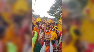 Jamshedpur News : हुरलुंग से लुपुंगडीह तक निकली भव्य टुसू विदाई शोभायात्रा