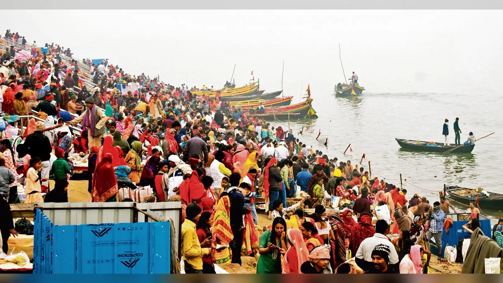Buxar News: 50 हजार लोगों ने लगायी गंगा में डुबकी