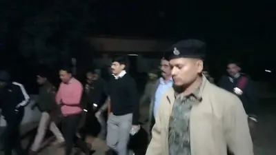 Katihar news : फलका देर शाम गांधी ग्राम बरेटा हाइस्कूल पहुंचे डीएम