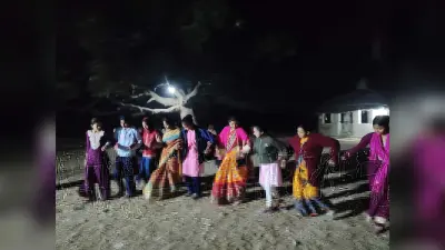 East Singhbhum : हांडी फोड़ में बिरोला सरदार व भूमिज नृत्य में कमलावती अव्वल