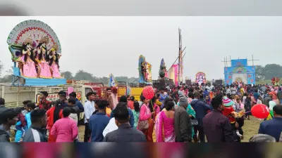 East Singhbhum news : गालूडीह मेले में पहुंचीं 14 टुसू प्रतिमाएं, लावगोड़ा को प्रथम पुरस्कार