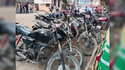 गैराज से चोरी की 24 बाइक बरामद, दो गिरफ्तार