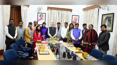 Ranchi News : राष्ट्रीय युवा महोत्सव से लौटे झारखंड के प्रतिभागियों को राज्यपाल ने किया सम्मानित