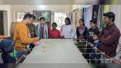 किलकरी पूर्णिया के विंटर कैंप में बच्चे सीख रहे कला की विभिन्न शैली