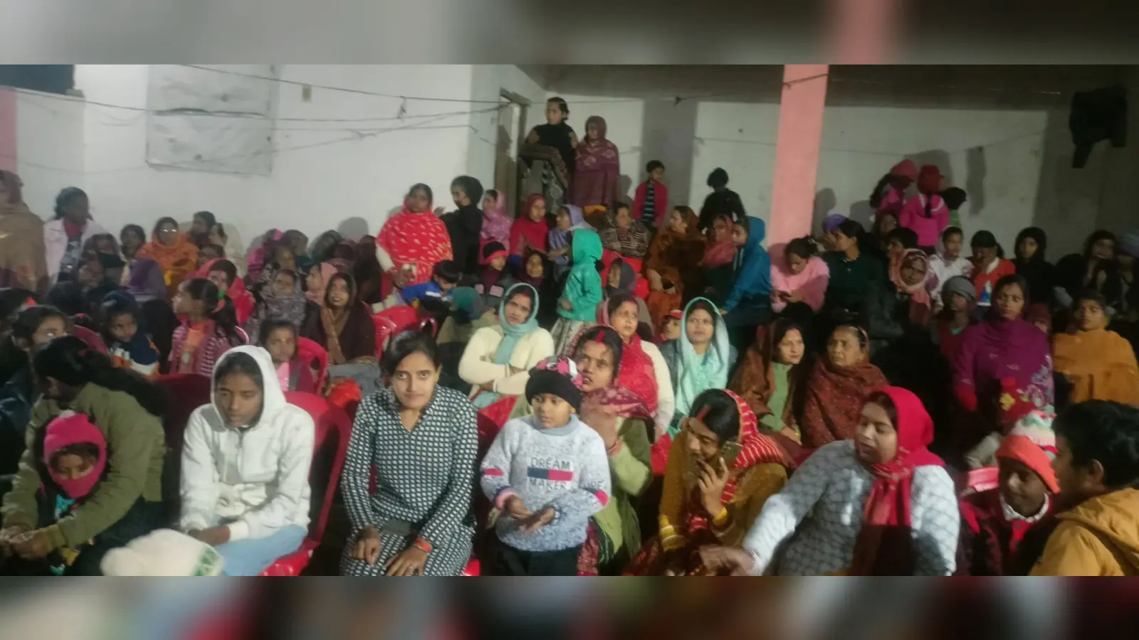 भगवती मंदिर में लगाया गया 56 व्यंजनों का भोग, बड़ी संख्या में पहुंचे श्रद्धालु