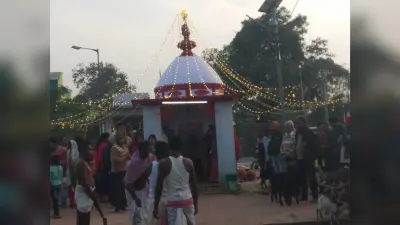 धूमधाम से हुई बाबा गढ़वे साहेब की वार्षिक पूजा