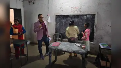 बीडीओ ने स्कूली बच्चों को पढ़ाया शिक्षा का पाठ