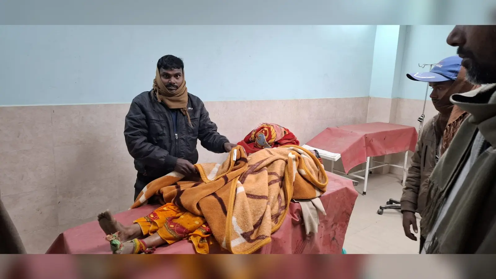 बाइक की ठोकर से 40 वर्षीय महिला घायल