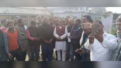 स्वच्छता पर्यवेक्षक ने मांग पत्र विधायक को सौंपा