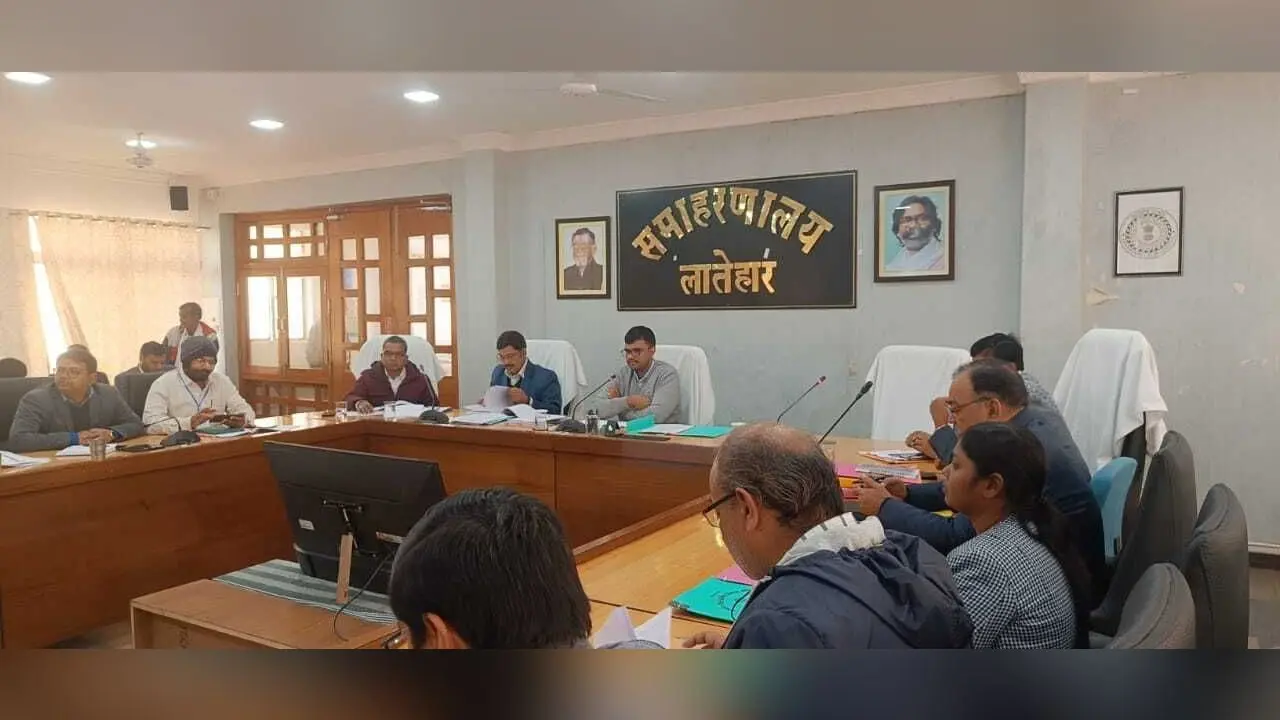 लंबित आवासों को जल्द पूरा करें सभी बीडीओ: डीसी