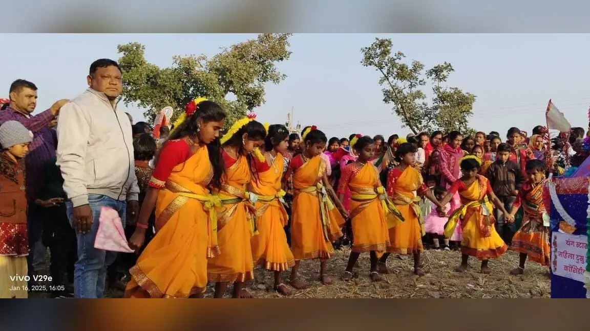 East Singhbhum News : टुसू मेला में रोलाडीह दल को मिला पहला पुरस्कार