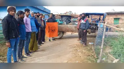 बल्ब की रोशनी से जगमग हुआ नरगंजो, ग्रामीणों ने सरल मुस्कान से उतारी आरती