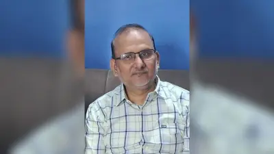 ठंड बढ़ने से घरों में दुबके रहने को विवश हैं बूढ़े व बच्चे