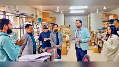 Siwan News : अनुपस्थित रहनेवाले सीएचसी के दो डॉक्टरों से स्पष्टीकरण