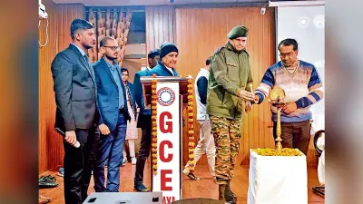 Gaya News : नौकरी करने के बजाय रोजगारदाता बनें युवा : कर्नल