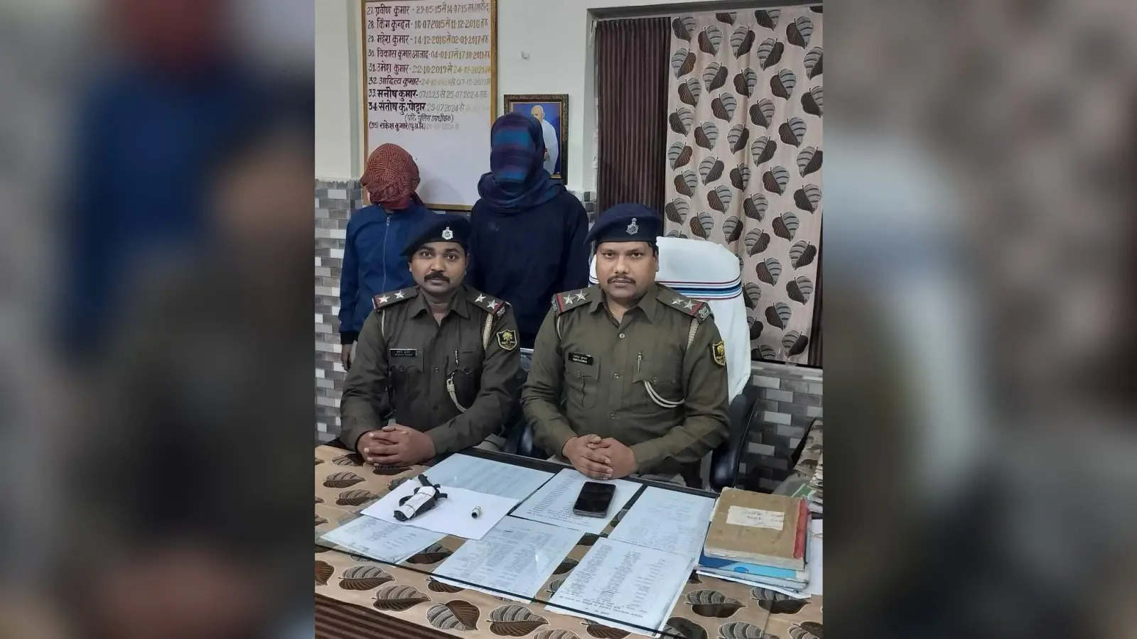 कट्टा के साथ दो युवक गिरफ्तार