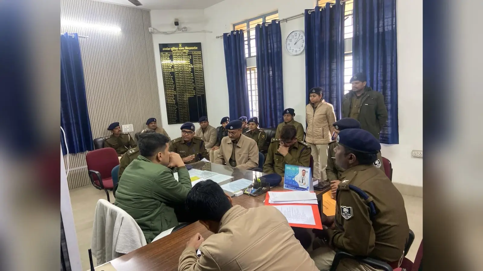 सीएम के आगमन को ले एसपी ने सुरक्षा व्यवस्था की अधिकारियों के साथ की गहन समीक्षा, दिये कई निर्देश