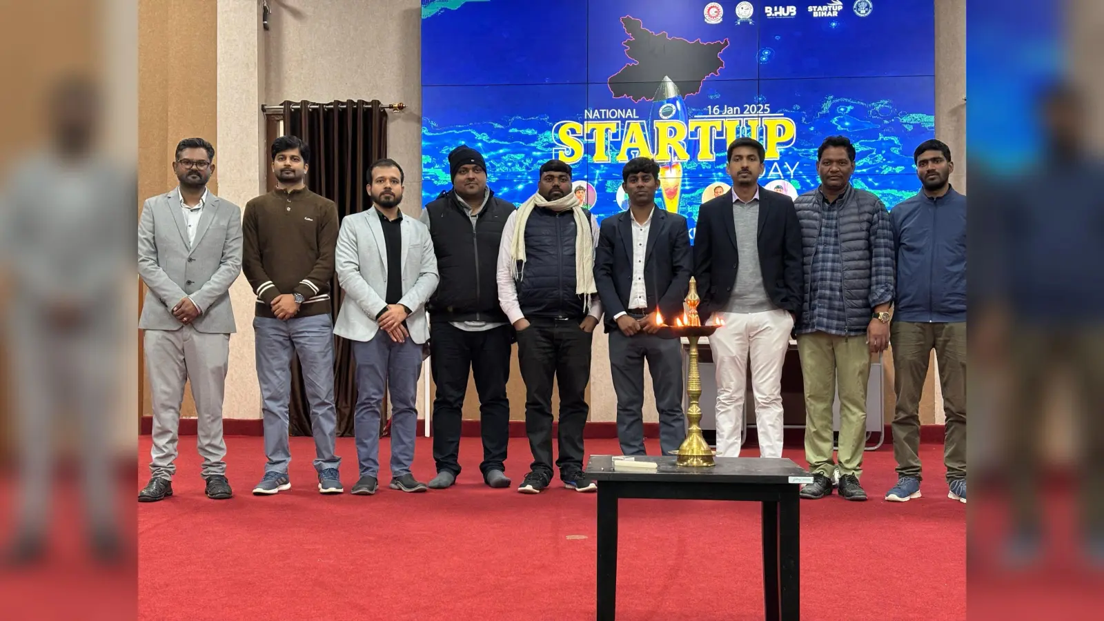 राष्ट्रीय स्टार्टअप दिवस: इंजीनियरिंग कॉलेज के छात्रों ने प्रस्तुत किया स्टार्टअप आइडिया