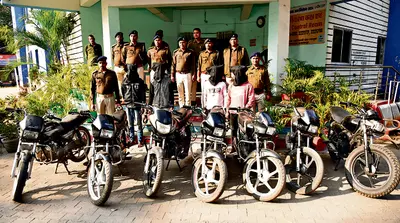 Jamshedpur News : साकची : चोरी की सात बाइक के साथ चार युवक गिरफ्तार, गये जेल