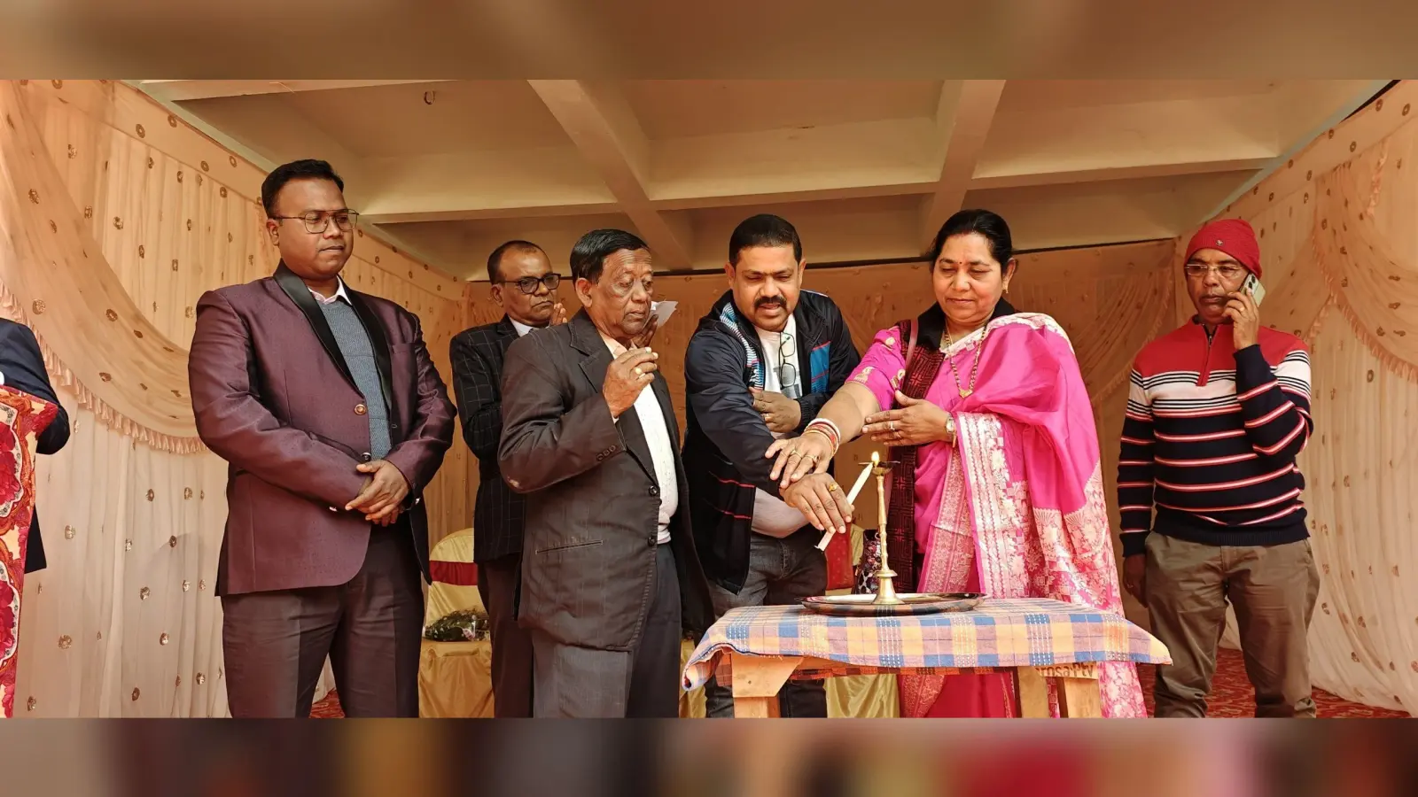 Chaibasa News : पूर्ववर्ती छात्रों ने पुरानी यादों को ताजा किया