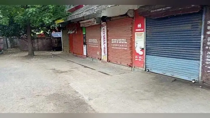 नगर परिषद से आवंटित दुकानों की हुई जांच. तीन का लाइसेंस किया रद्द