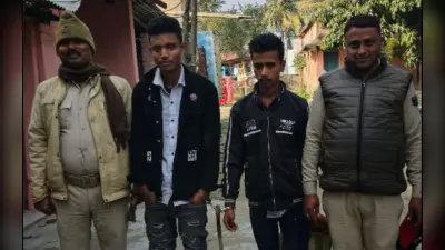 18 लीटर शराब के साथ दो तस्कर गिरफ्तार, बाइक जब्त