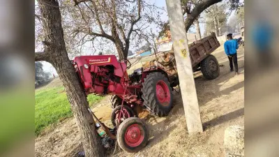 ट्रैक्टर पेड़ से टकराया, चालक चोटिल