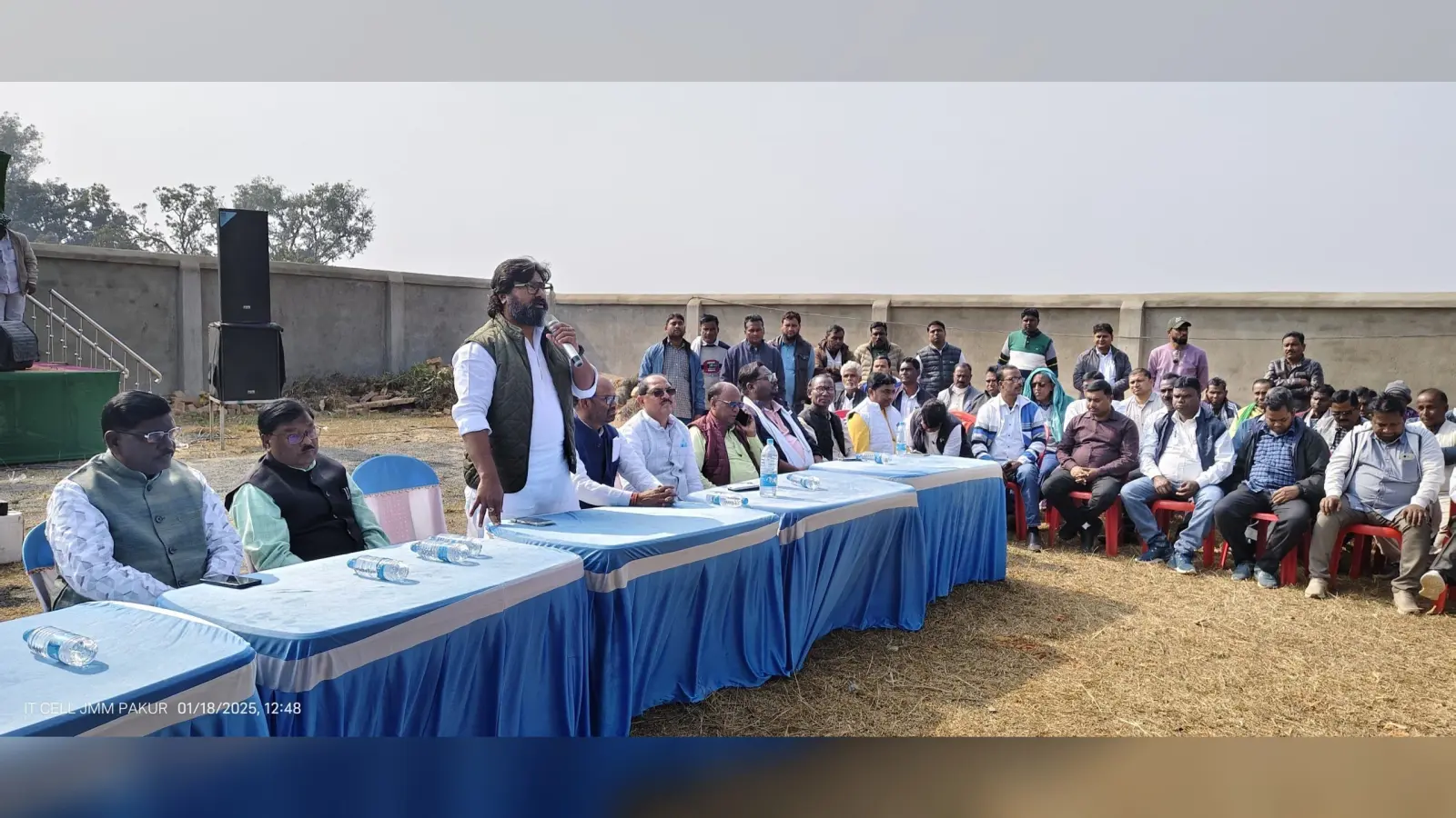 सांसद के वनभोज में शामिल हुए सैकड़ों कार्यकर्ता