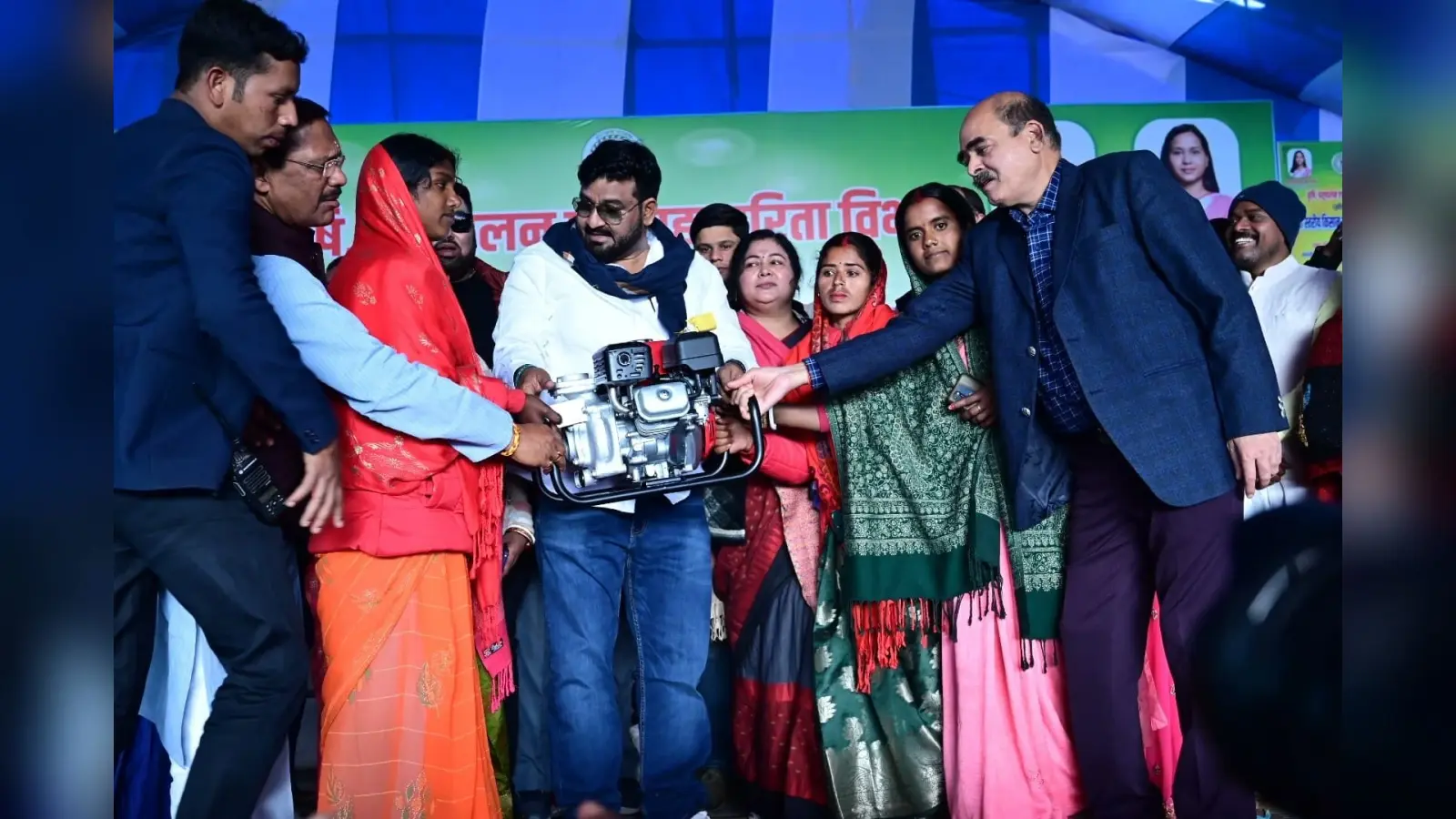 Deoghar News : सरकार सोलर बेस सिंचाई योजना लायेगी, खेती को व्यापार के रूप में विकसित करें किसान: हफीजुल