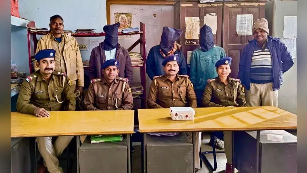 Buxar News: तीन अपराधियों को पुलिस ने पकड़ा