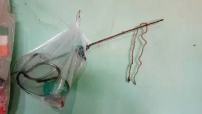 बदमाशों ने राशन दुकान में आग लगाने का किया प्रयास, सीसीटीवी में कैद