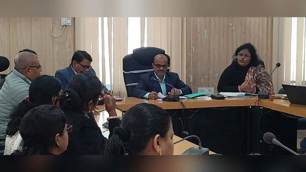 Madhubani News : शत-प्रतिशत क्रियाशील रहे आंगनबाड़ी केंद्र : अपर समाहर्ता