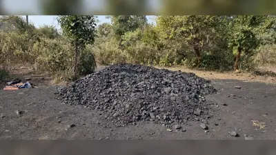 कोयले के अवैध भंडारण पर पुलिस की बड़ी कार्रवाई
