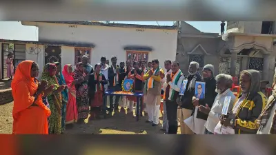 मारगोमुंडा में कांग्रेसियों ने निकाला आंबेडकर सम्मान मार्च