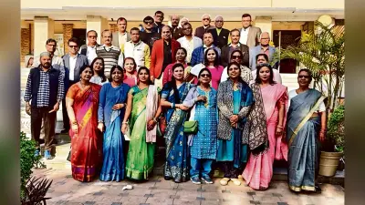 Dhanbad News : पूर्व छात्रों ने विद्यालय में बिताये अनमोल पलों को किया याद