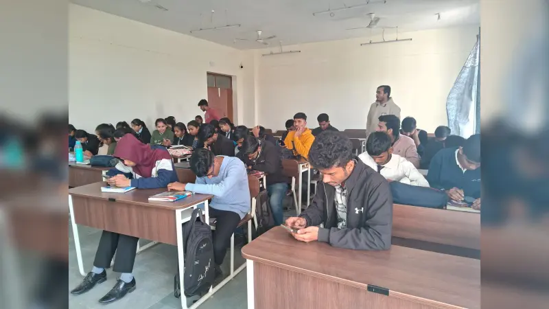 इंजीनियरिंग कॉलेज में भूकंप सुरक्षा सप्ताह का हुआ आयोजन