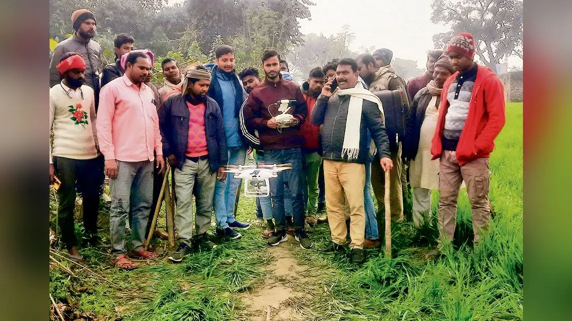 Gopalganj News : वन विभाग के अधिकारियों ने चलाया सर्च ऑपरेशन, ड्रोन कैमरे से की गयी आदमखोर जानवर की तलाश