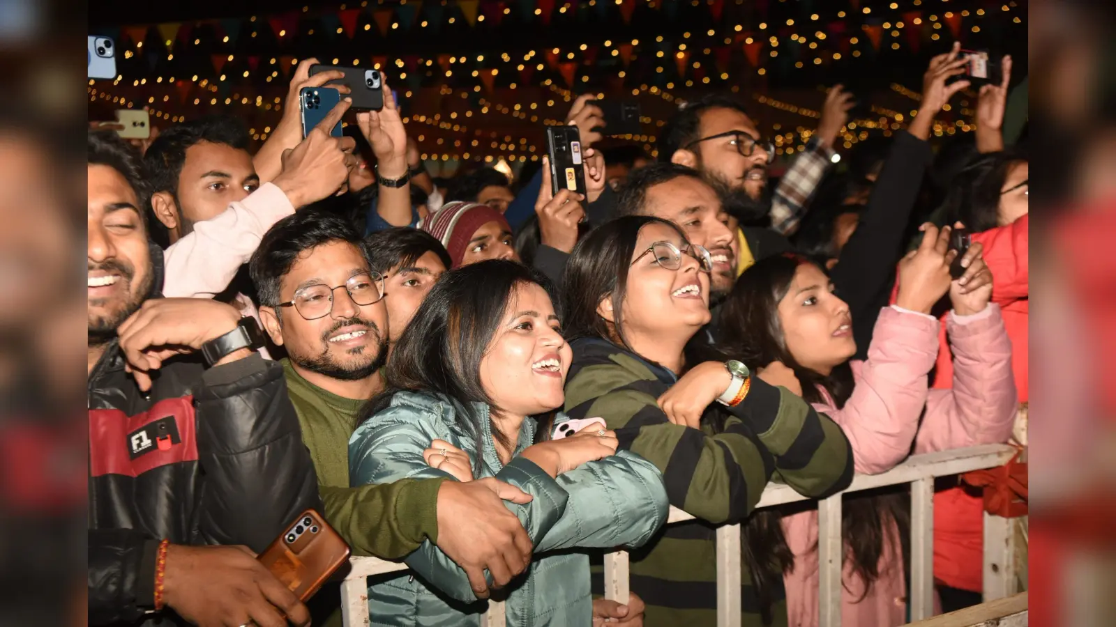 एक्सएलआरआइ के मैक्सी फेयर में सोनू निगम ने अपनी गायकी से दर्शकों को झुमाया
