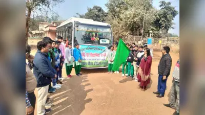 जिला से 100 छात्र शैक्षणिक भ्रमण पर गये वाराणसी