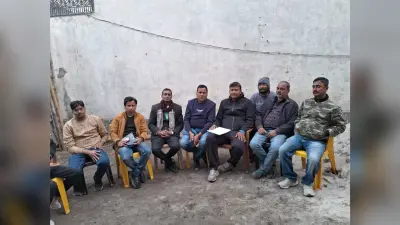 चौक-चौराहों को छोड़ गली नुक्कड़ों में हो रही जांच का किया विरोध