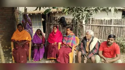 दस साल से लालटेन के सहारे गुजर रही रातें