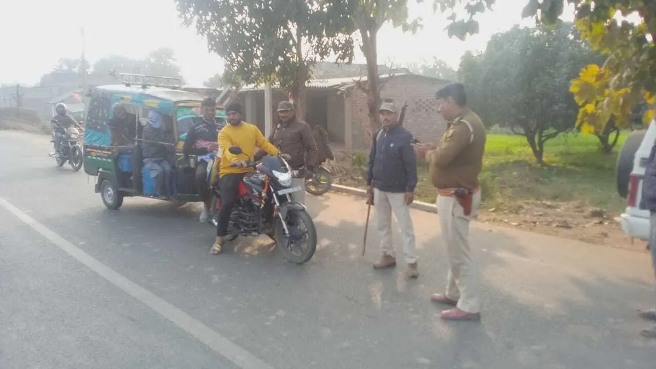 पुलिस ने चलाया सघन वाहन चेकिंग अभियान