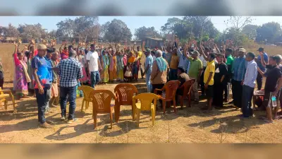 Chaibasa News : 2009 में जमीन देने वाले आठ रैयतों को नहीं मिली नौकरी, प्रदर्शन