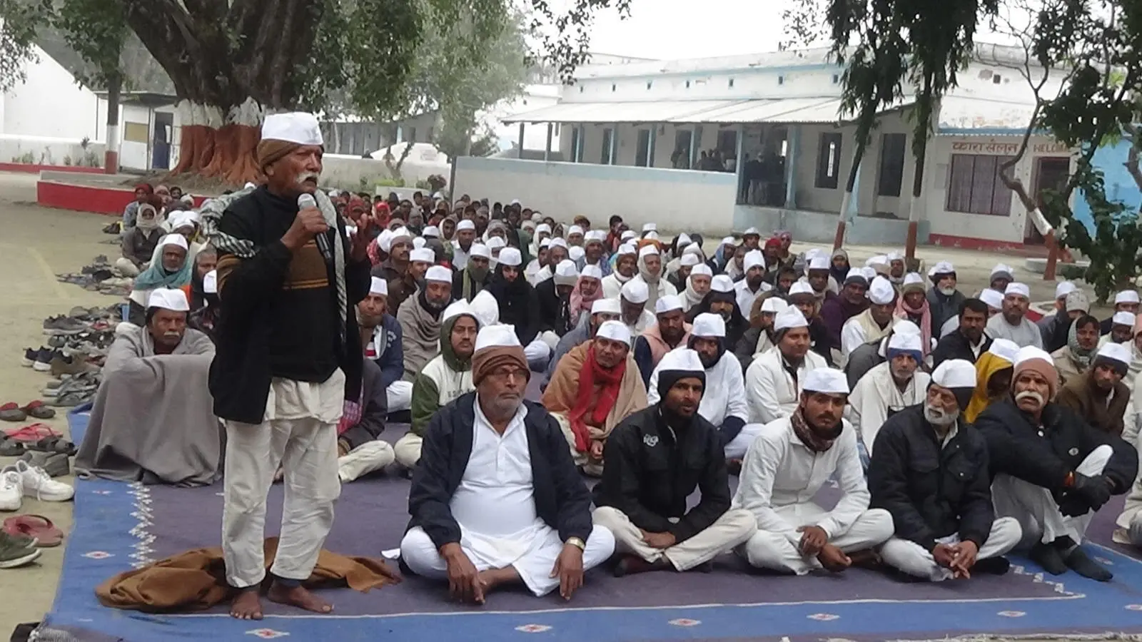 साहब, हम निर्दोष हैं, मुझे न्याय दिलाया जाये