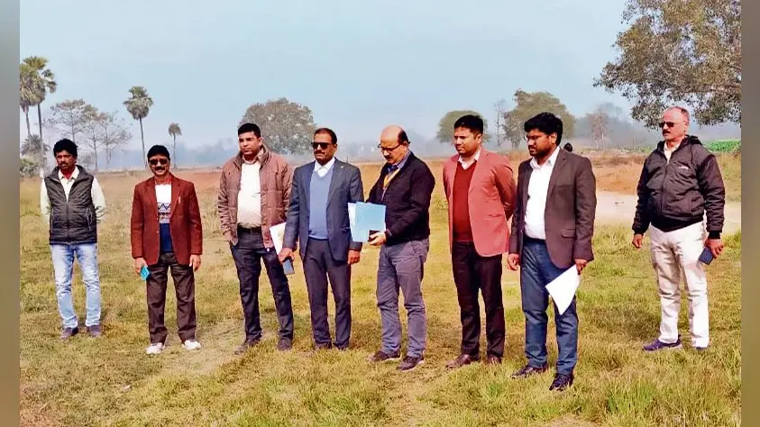 Hajipur News : गोरौल में खुलेगा डिग्री कॉलेज, टीम ने किया निरीक्षण