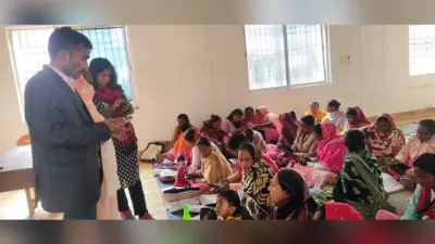 सेविकाओं को पोषण ट्रैकर के बारे में दी गयी जानकारी