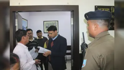Jamshedpur news. भूमि अधिग्रहण व मंईयां सम्मान राशि भुगतान समेत 60 मामलों का समाधान