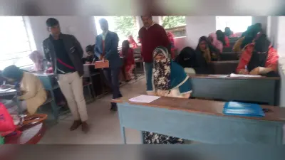 अमौर प्रखंड के तीन केन्द्रों पर कड़ी निगरानी में चल रही मौलवी की परीक्षा