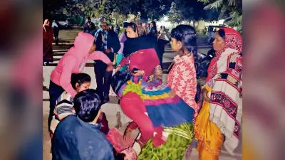 Gopalganj News : हथुआ अस्पताल की गिरी नवनिर्मित दीवार, दो मजदूरों की मौत, एक घायल
